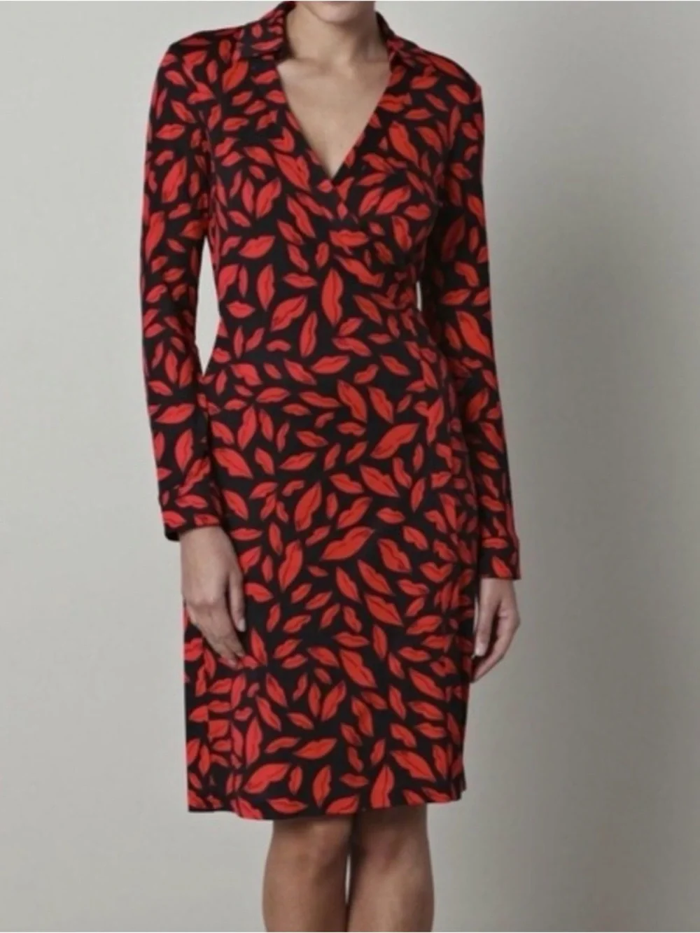 Diane von Furstenberg Lips Wrap Dress 100%Silk jersey, size 6 - Picture 14 of 14